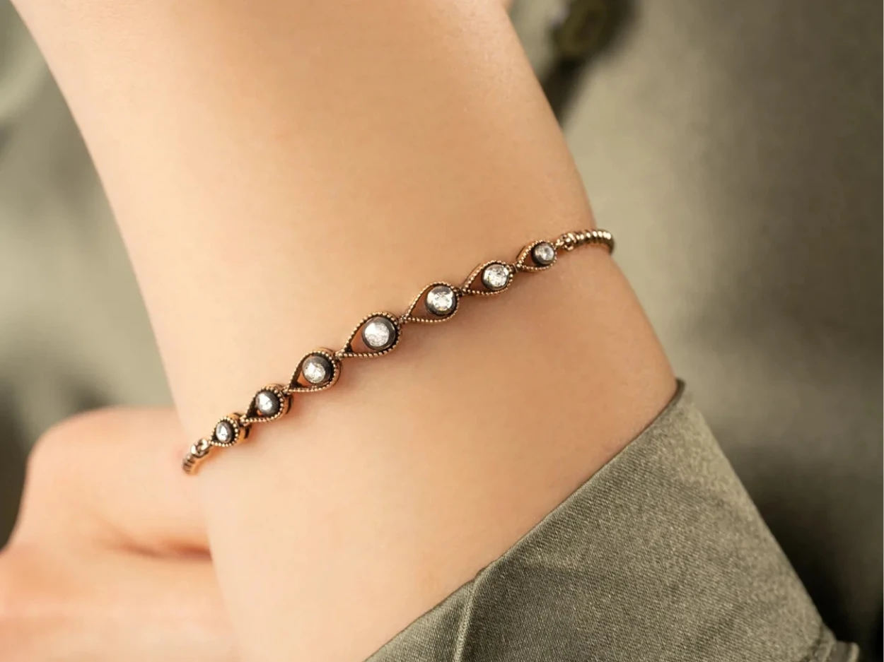 0,18 Karat Altın Elmas Bileklik