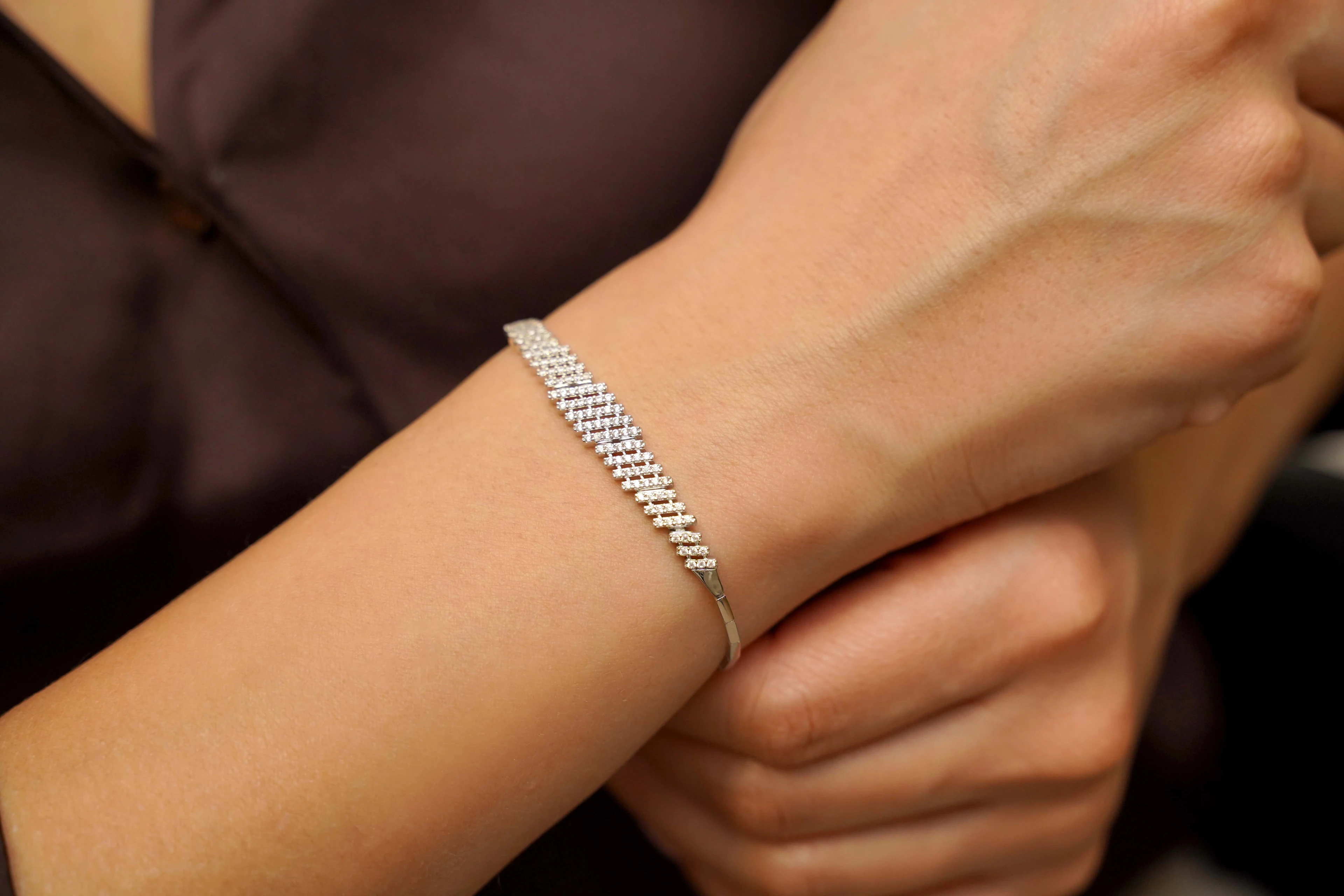 14 Ayar Altın V Model Bileklik