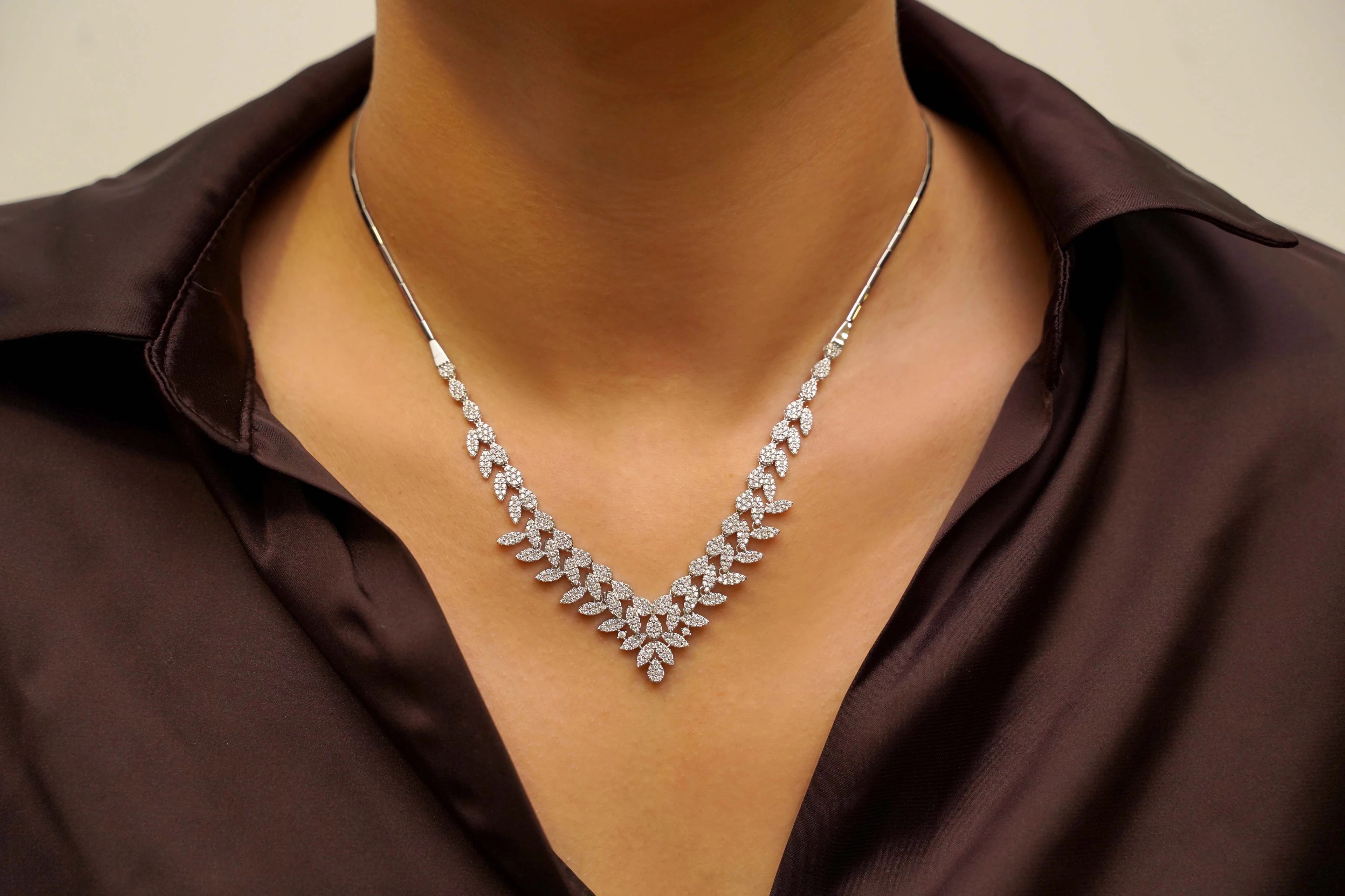 14 Ayar Altın Sıralı Yaprak Gerdanlık