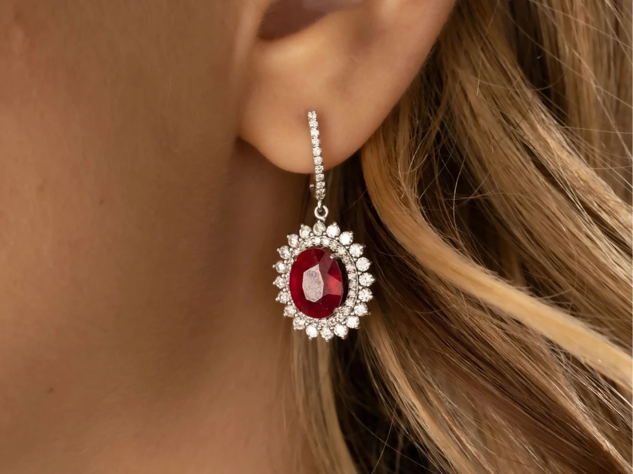 8,36 Karat Altın Pırlanta Colorful Küpe