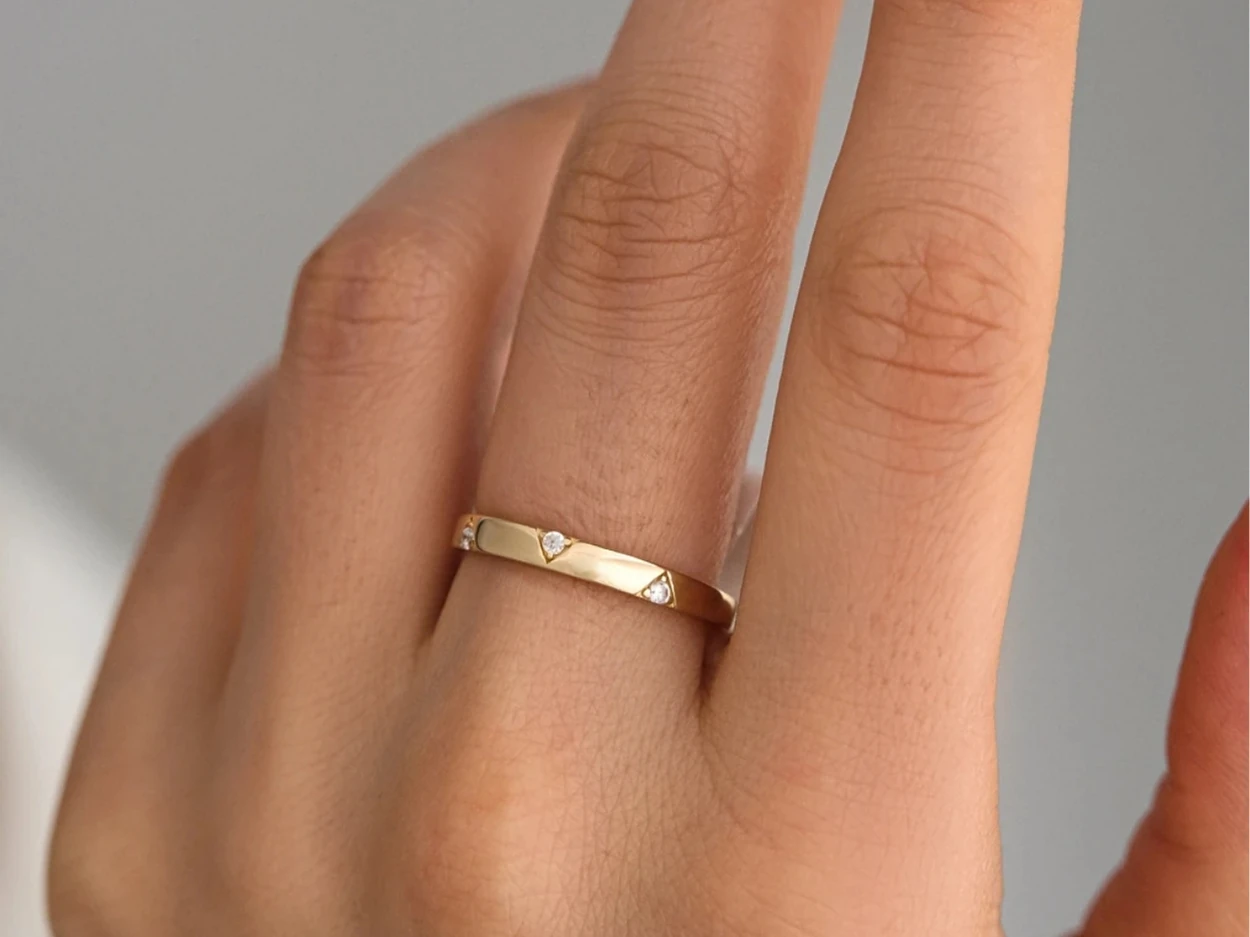 14 Ayar Altın Taşlı Düz Yüzük