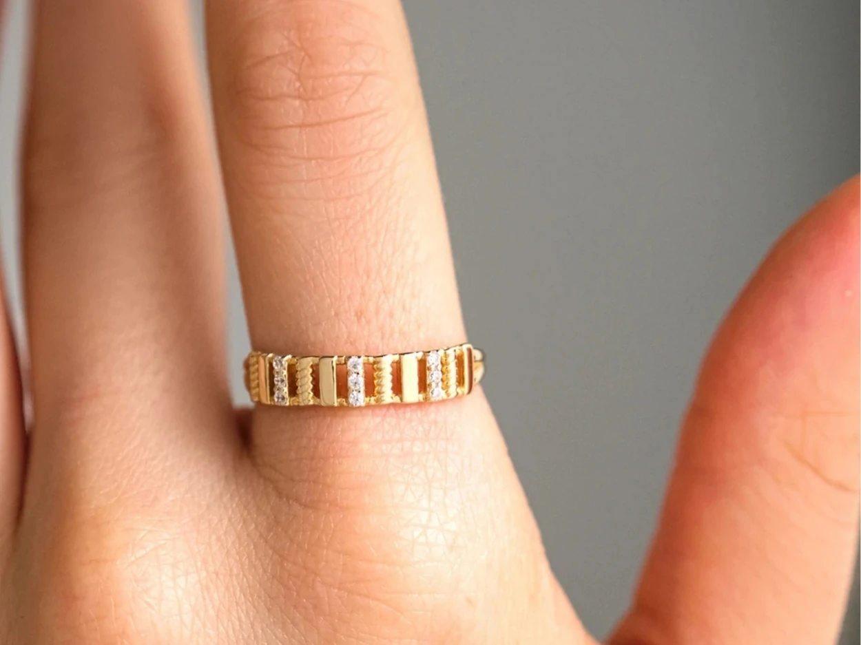 14 Ayar Altın Prizma Dizilim Yüzük