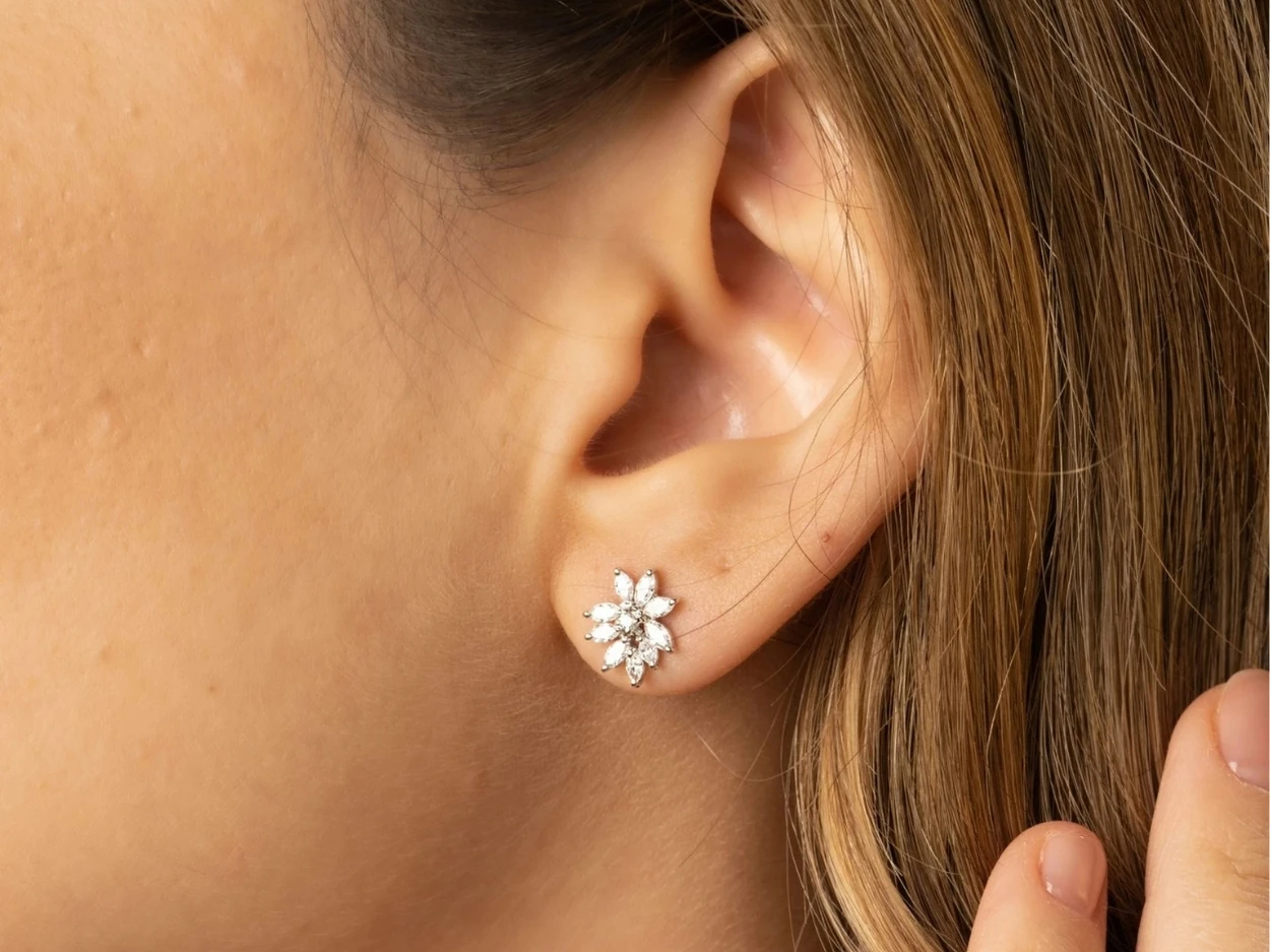 0,70 Karat Altın Pırlanta Markiz Küpe