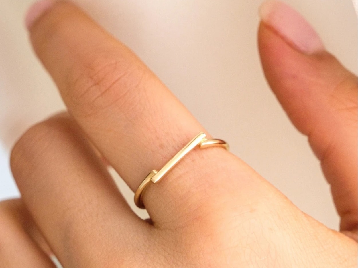 14 Ayar Altın Asimetrik Çizgi Yüzük