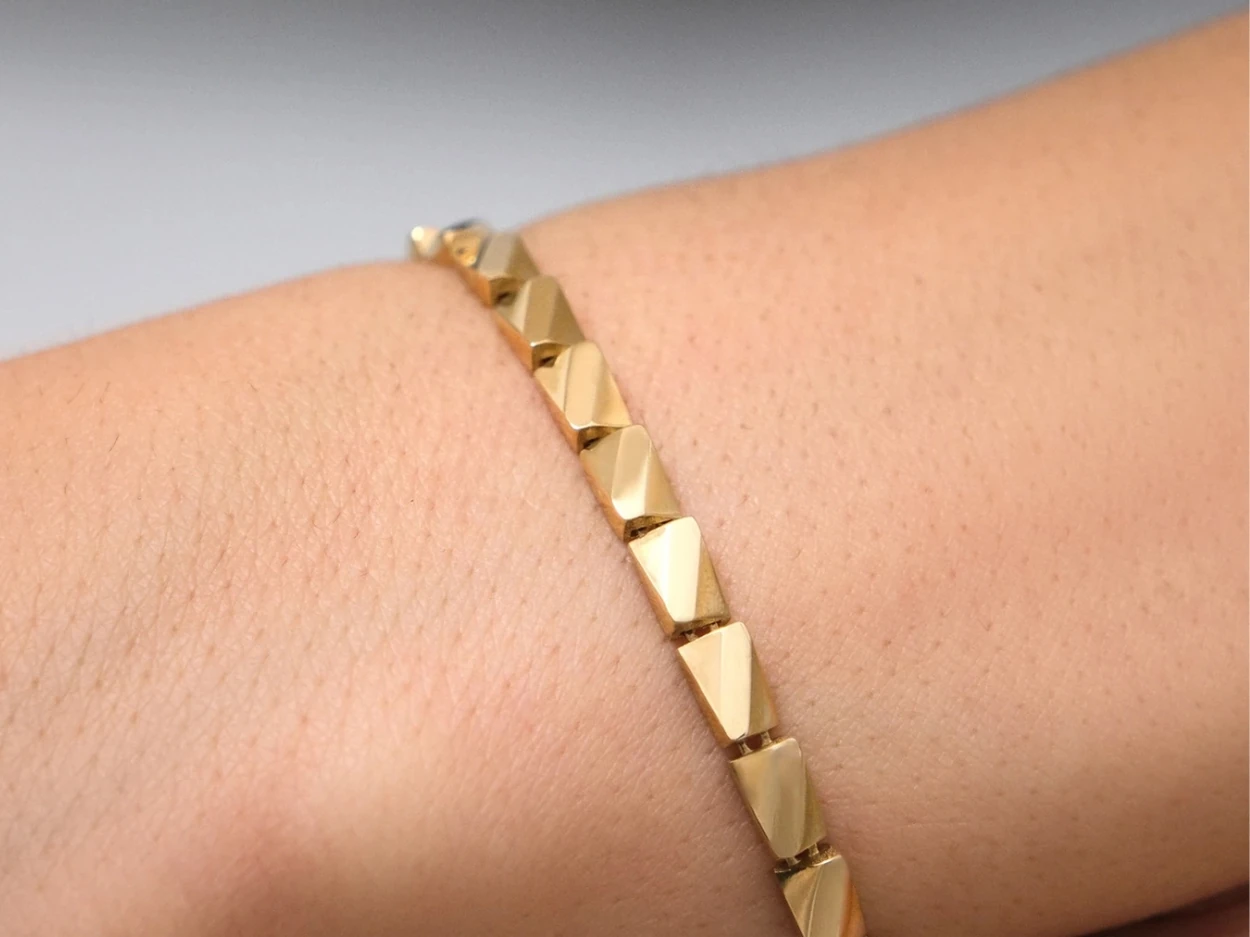 14 Ayar Altın Piramit Bileklik
