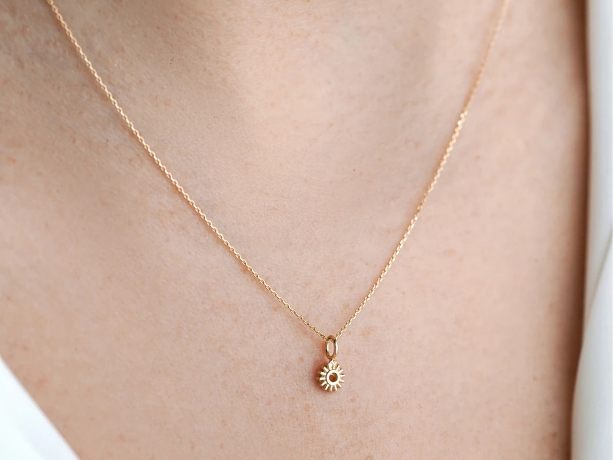 14 Ayar Altın Minimal Güneş Kolye