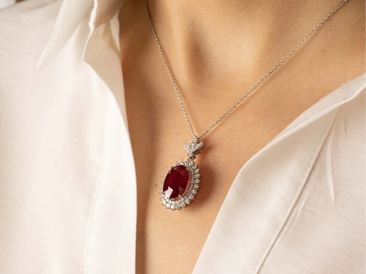 10,40 Karat Pırlanta Colorful Altın Kolye