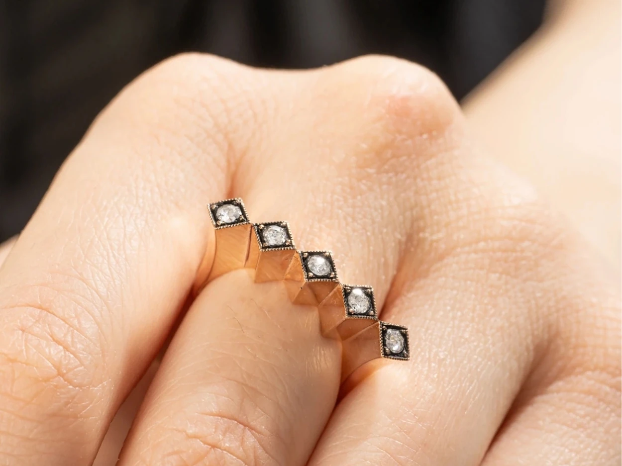 0,20 Karat Altın Elmas Beştaş Yüzük