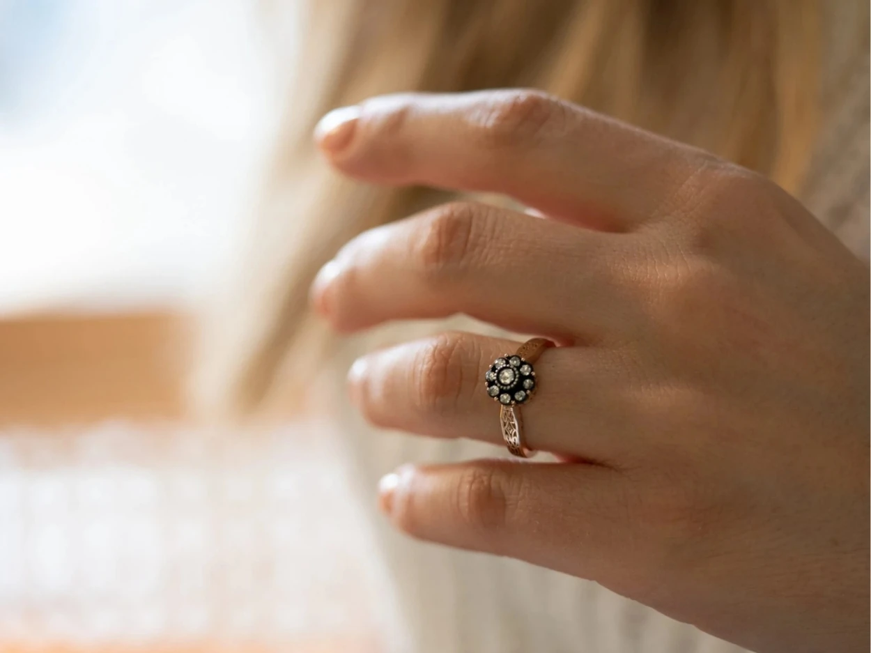 0,17 Karat Altın Elmas Gül Yüzük