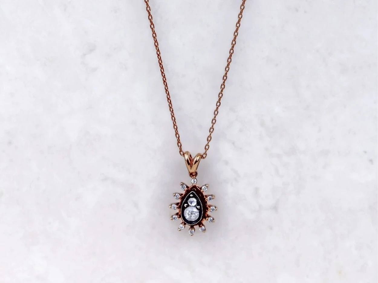 0,15 Karat Pırlantalı Elmas Kolye