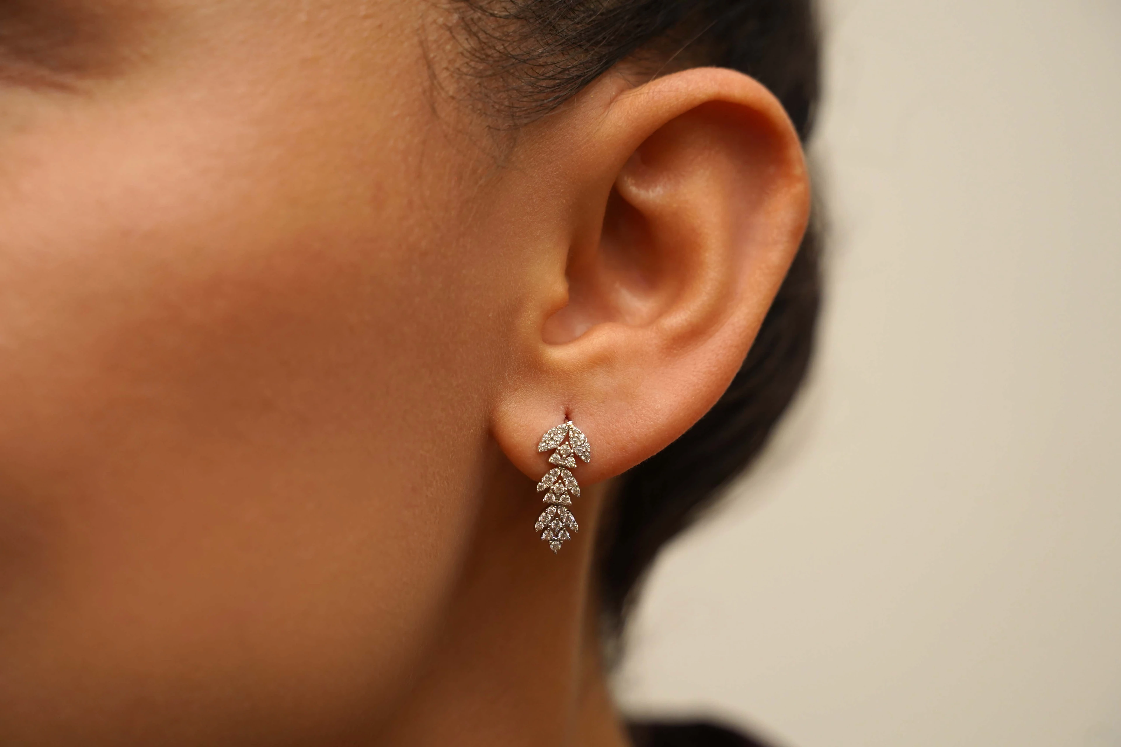 14 Ayar Altın Yaprak Model Küpe