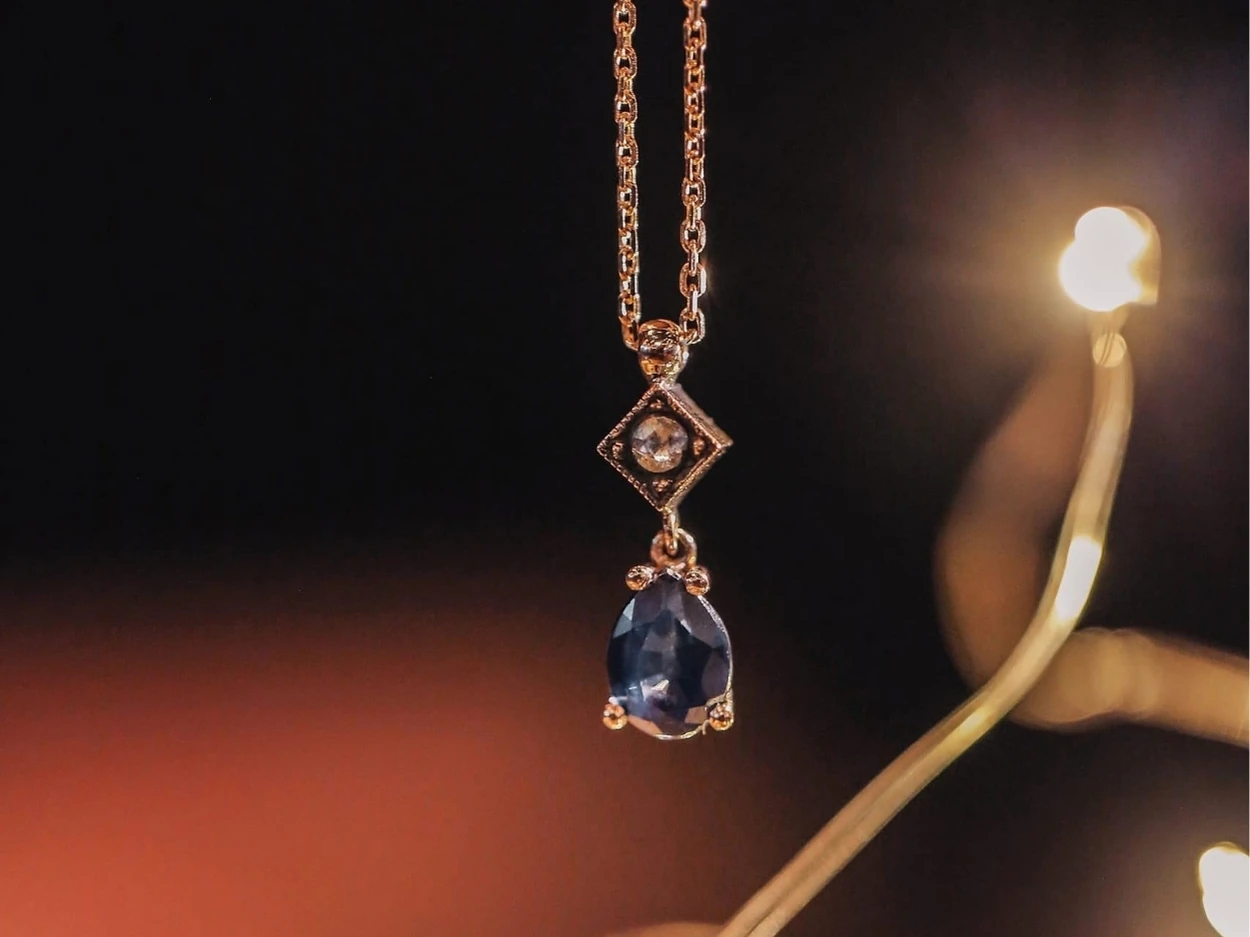 1,03 Karat Renkli Taşlı Elmas Altın Kolye