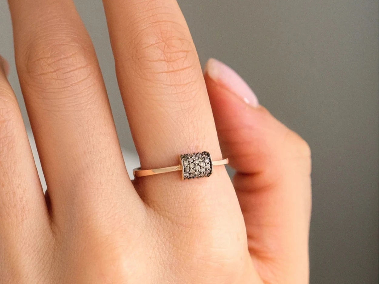 AMELIA - 0.16 Karat Siyah Pırlanta Yüzük