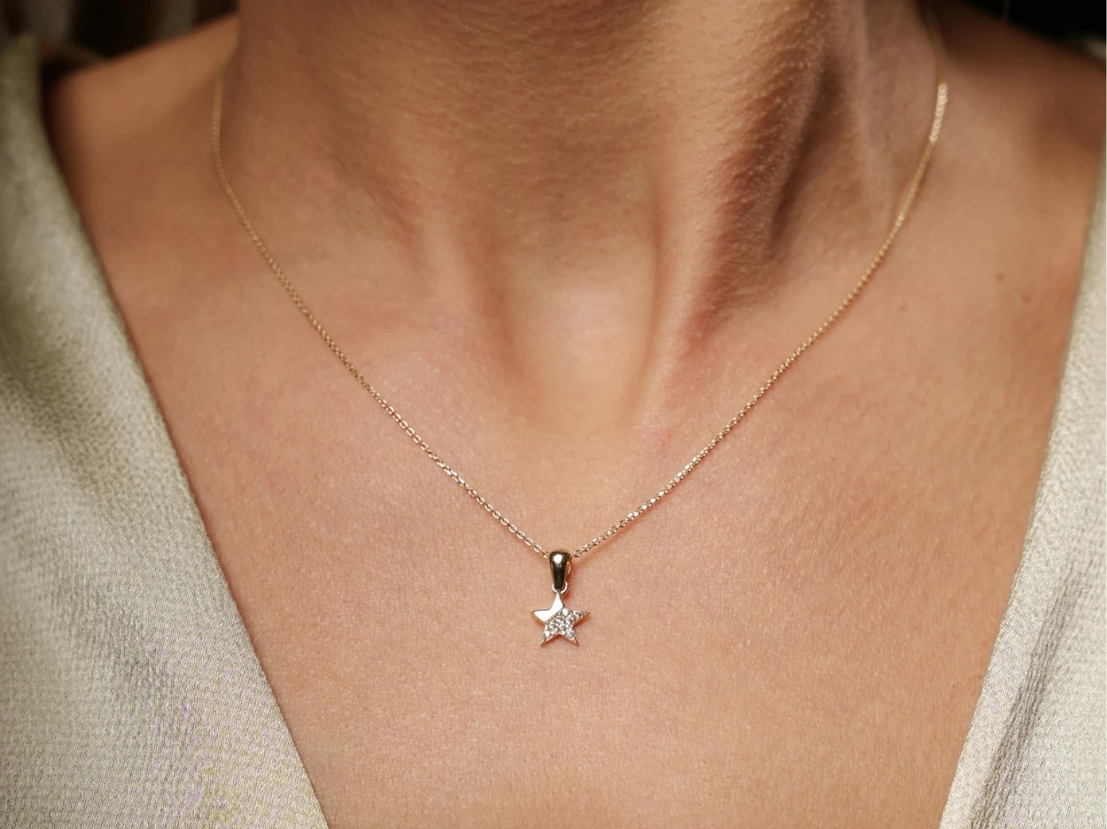 14 Ayar Altın Taşlı Yıldız Kolye