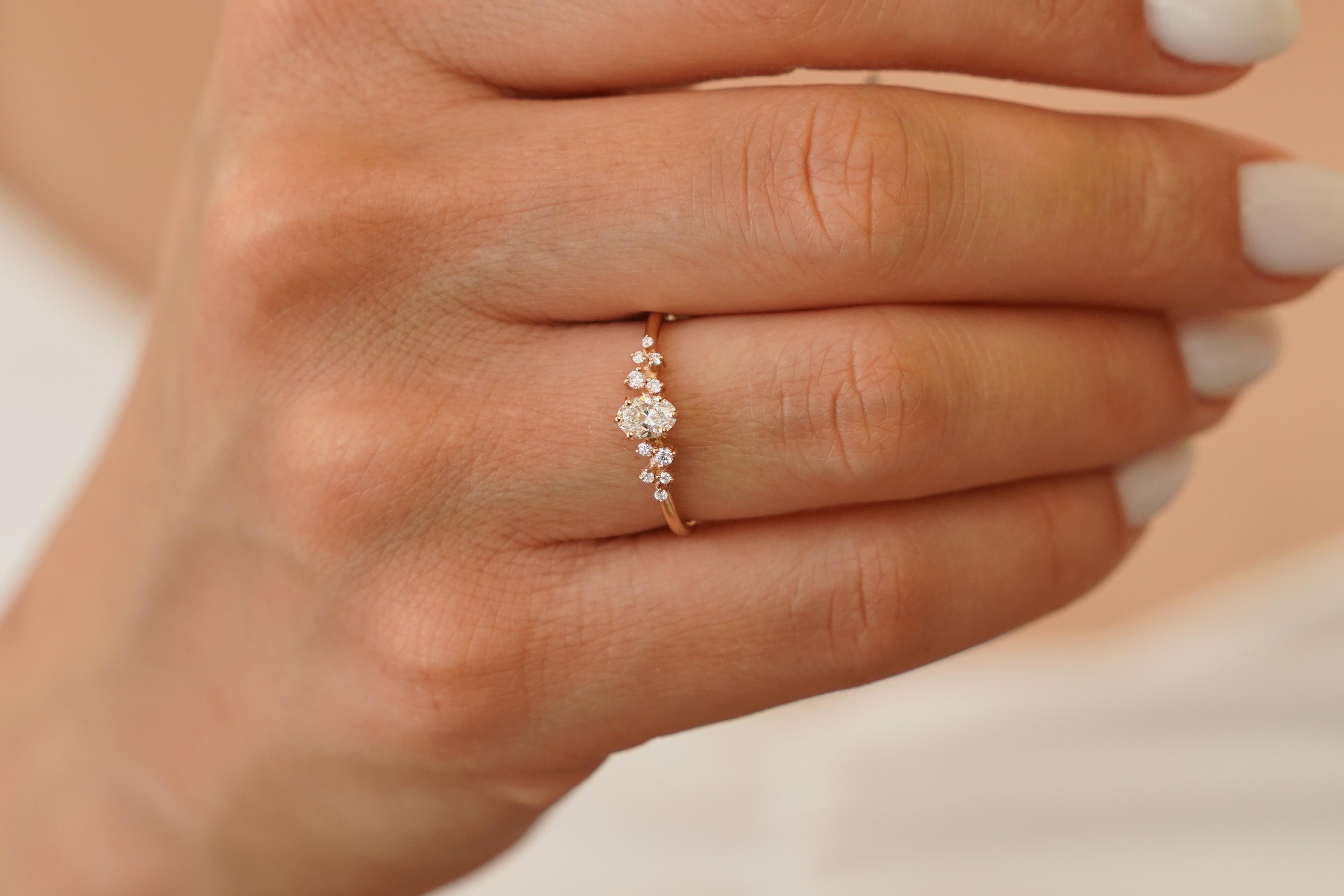 0.39 Karat G Color Oval Pırlanta Tektaş Yüzük