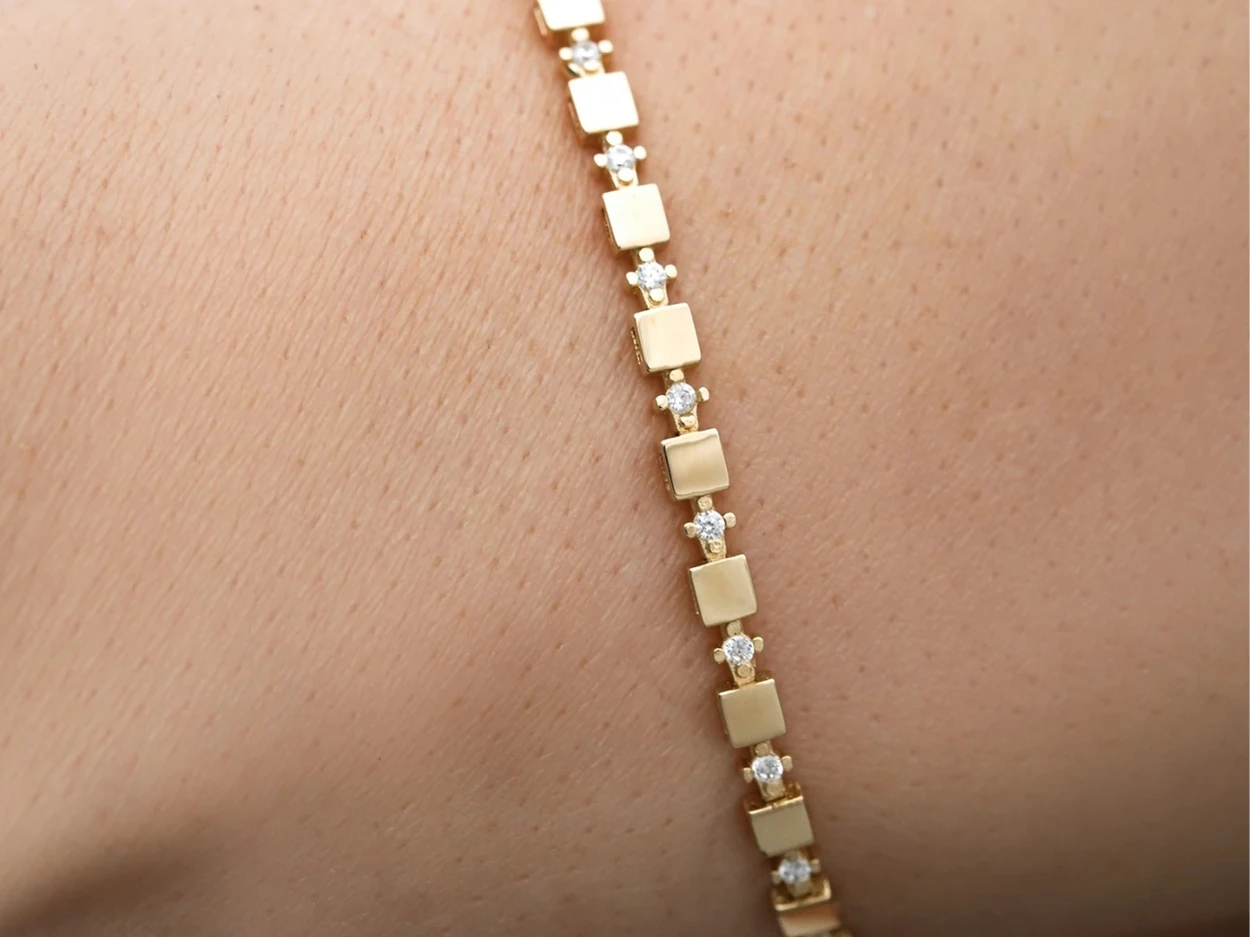 14 Ayar Altın Taşlı Kare Füzyon Bileklik