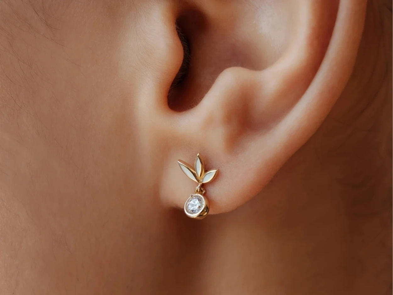 14 Ayar Altın Taşlı Yaprak Küpe