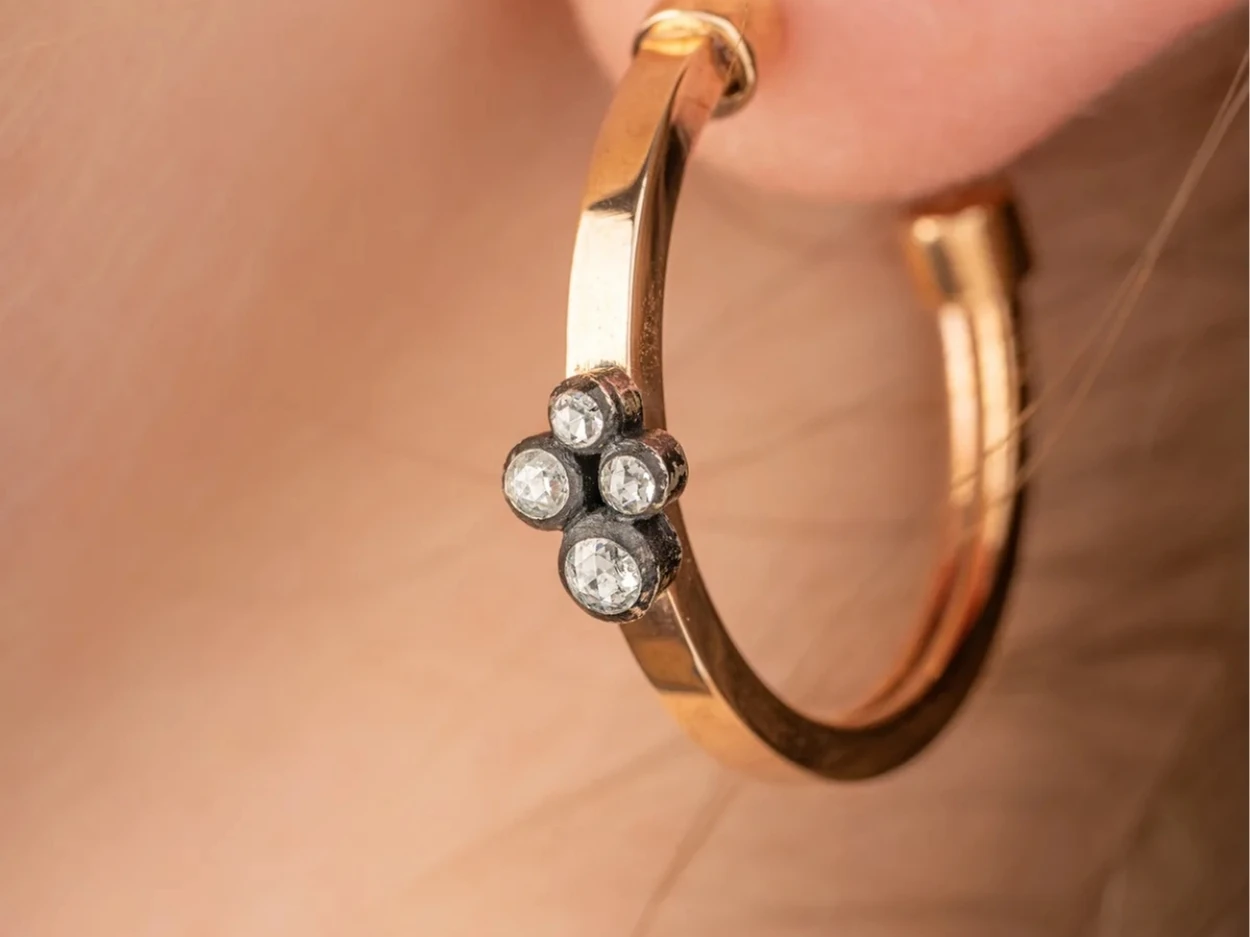 0,20 Karat Altın Elmas Tasarım Halka Küpe