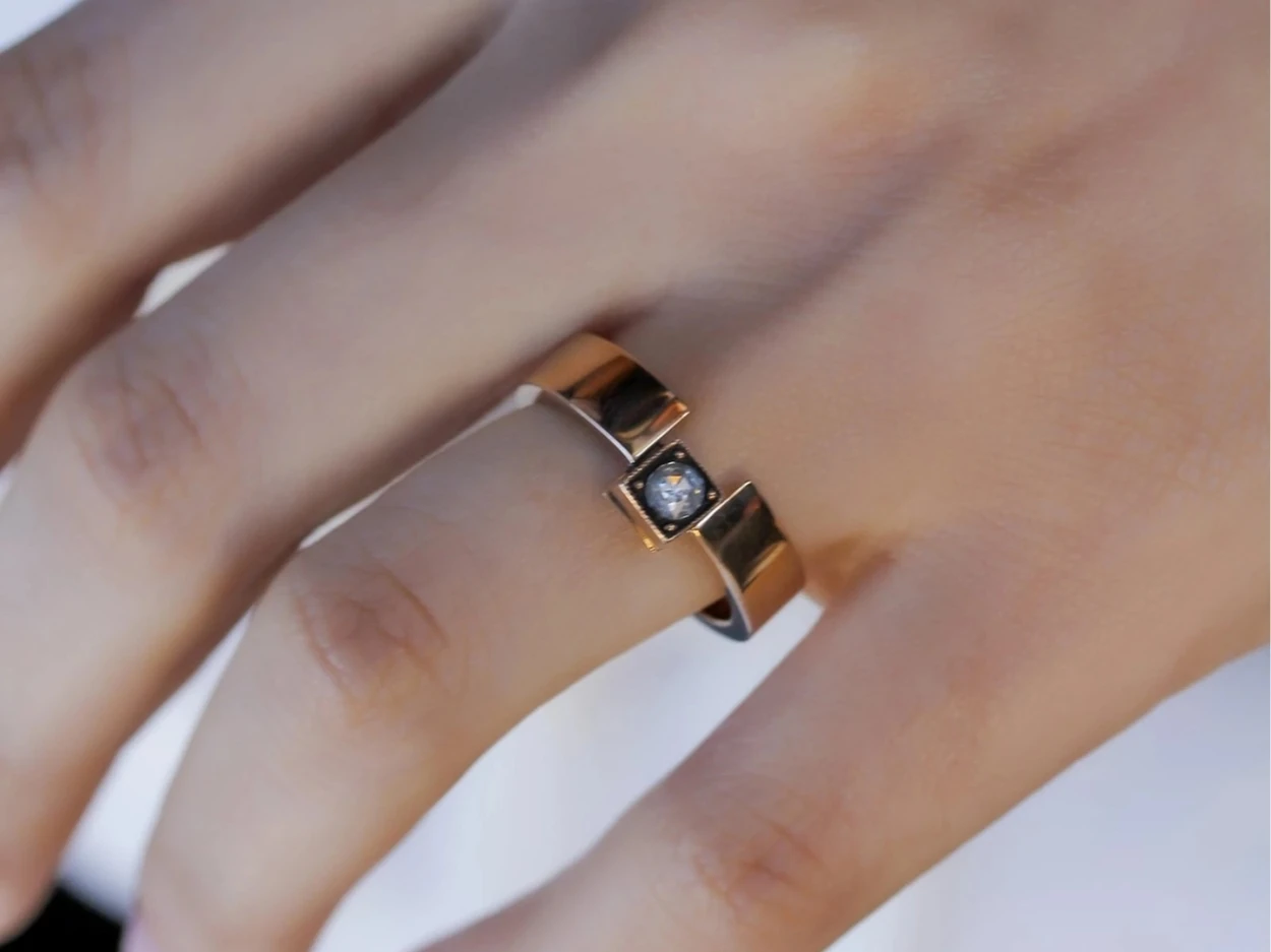 0,07 Karat Altın Elmas Yüzük