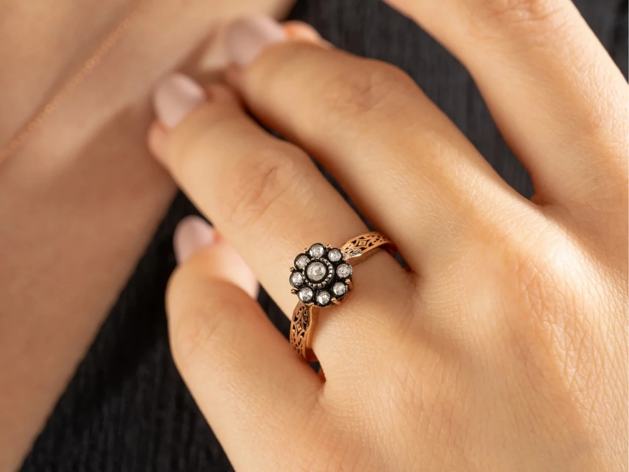 0,17 Karat Altın Elmas Gül Yüzük