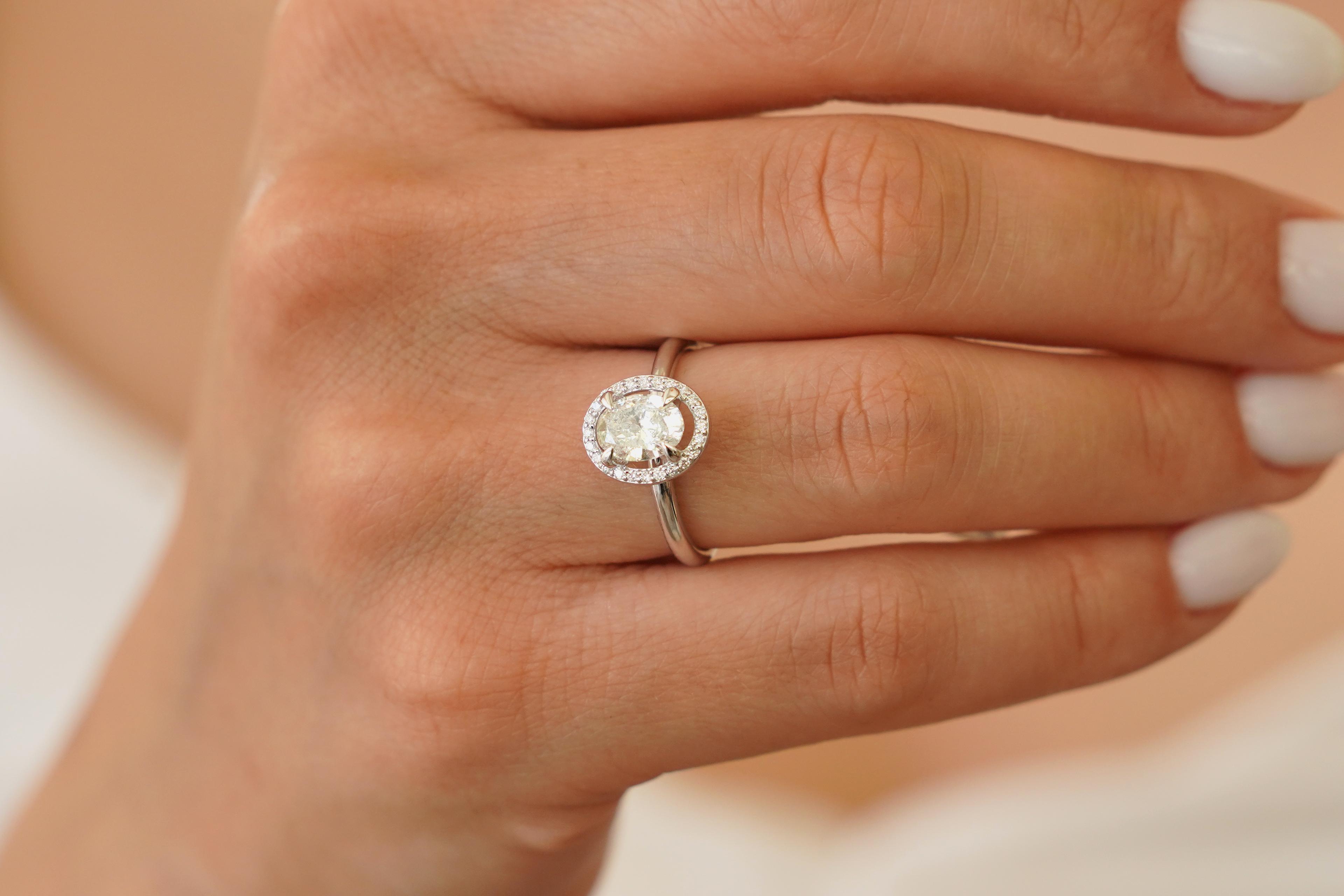 1.10 Karat G Color Oval Pırlanta Tektaş Yüzük