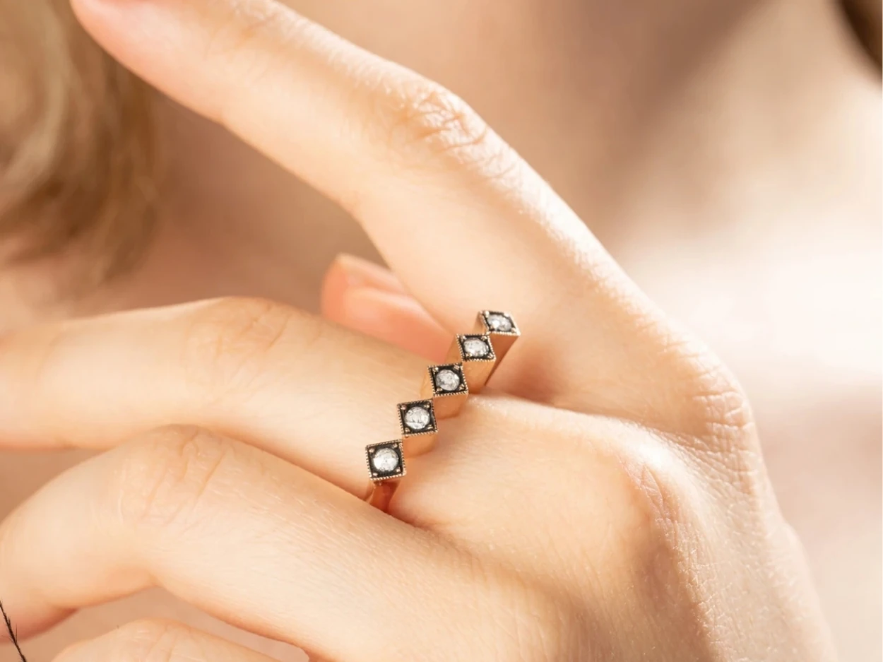 0,20 Karat Altın Elmas Beştaş Yüzük