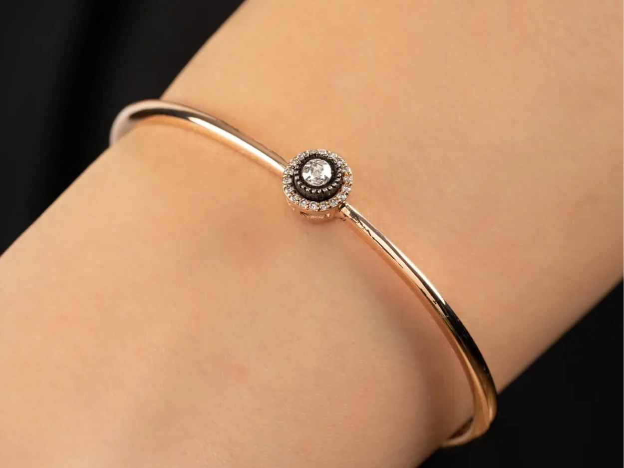 0,21 Karat Altın Elmas Bilezik