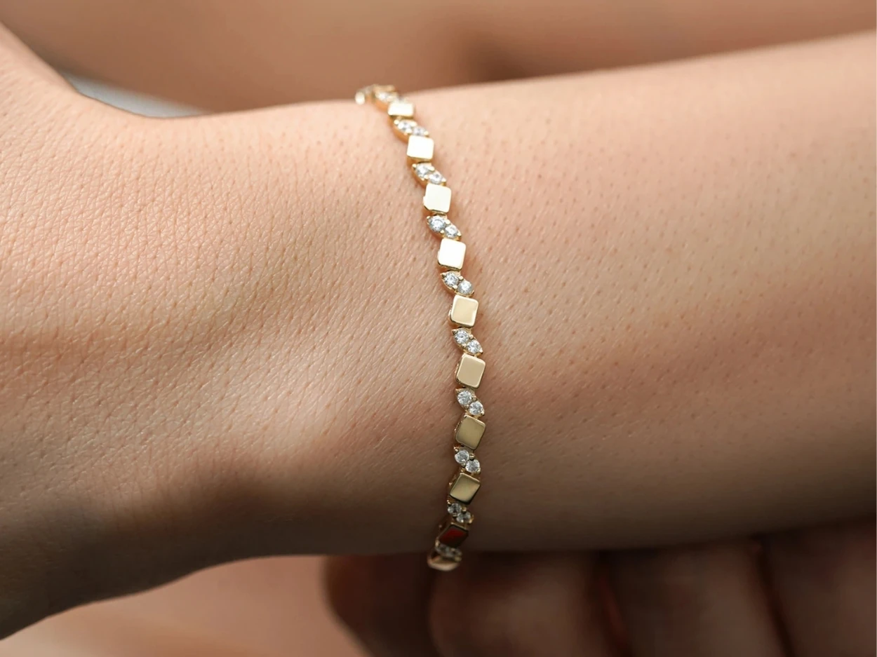 14 Ayar Altın Taşlı Bileklik