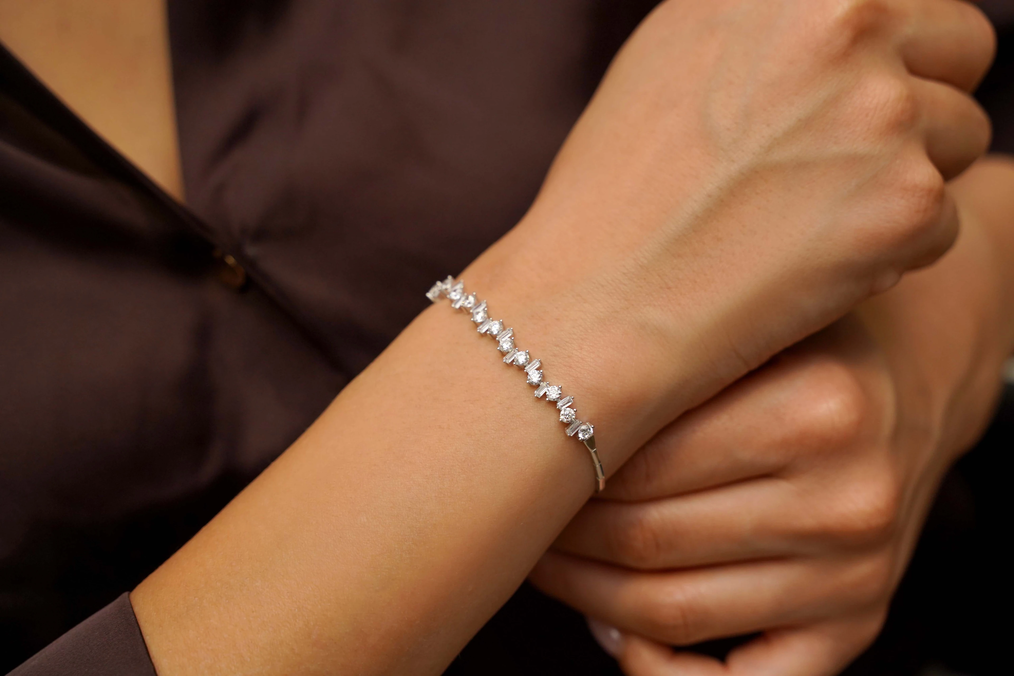 14 Ayar Altın Sıra Taşlı Bileklik