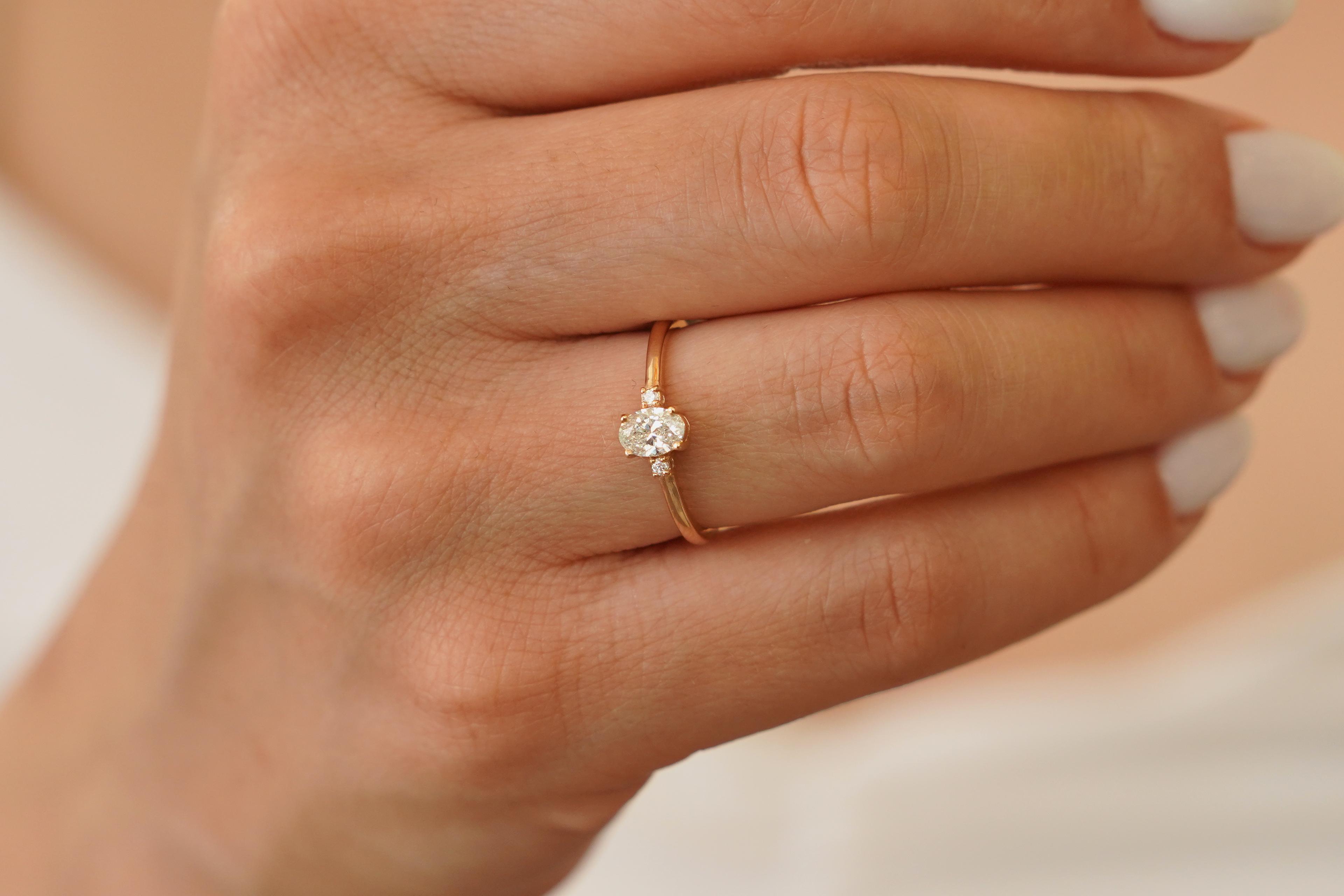 0.44 Karat G Color Oval Pırlanta Tektaş Yüzük