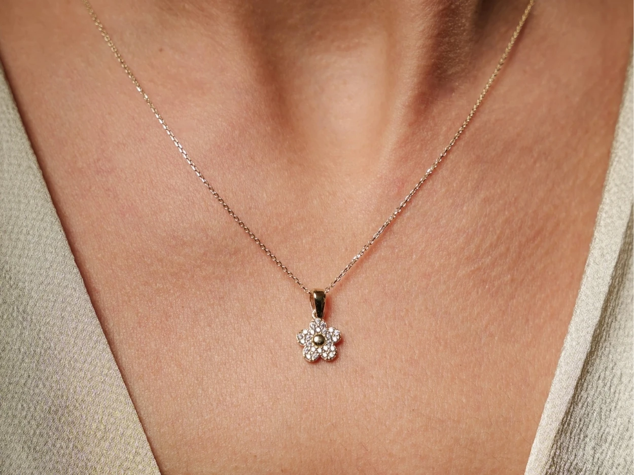 14 Ayar Altın Taşlı Papatya Kolye