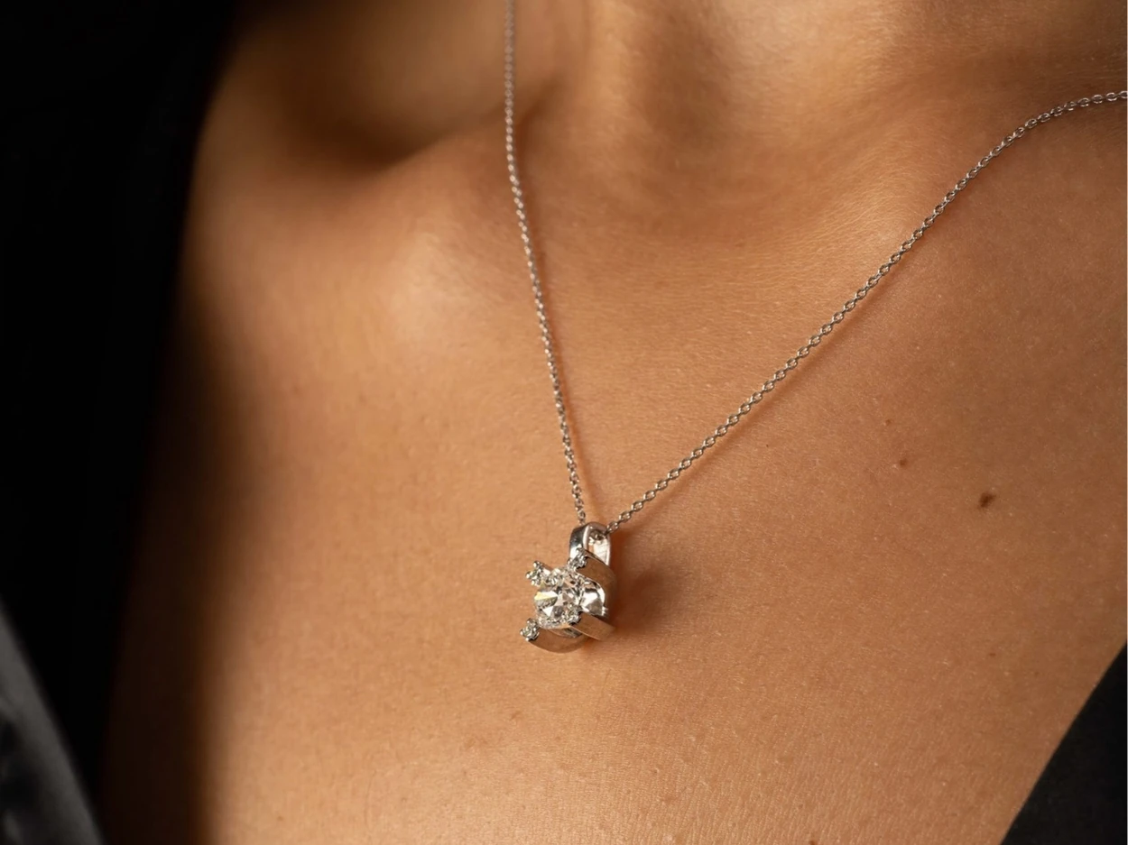 1,07 Karat Altın Pırlanta Tektaş Kolye