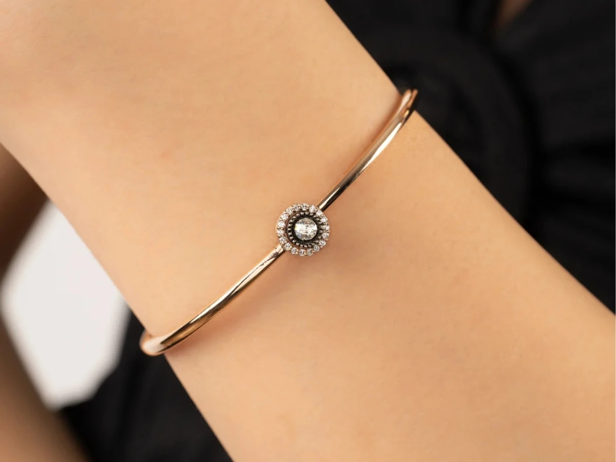 0,21 Karat Altın Elmas Bilezik