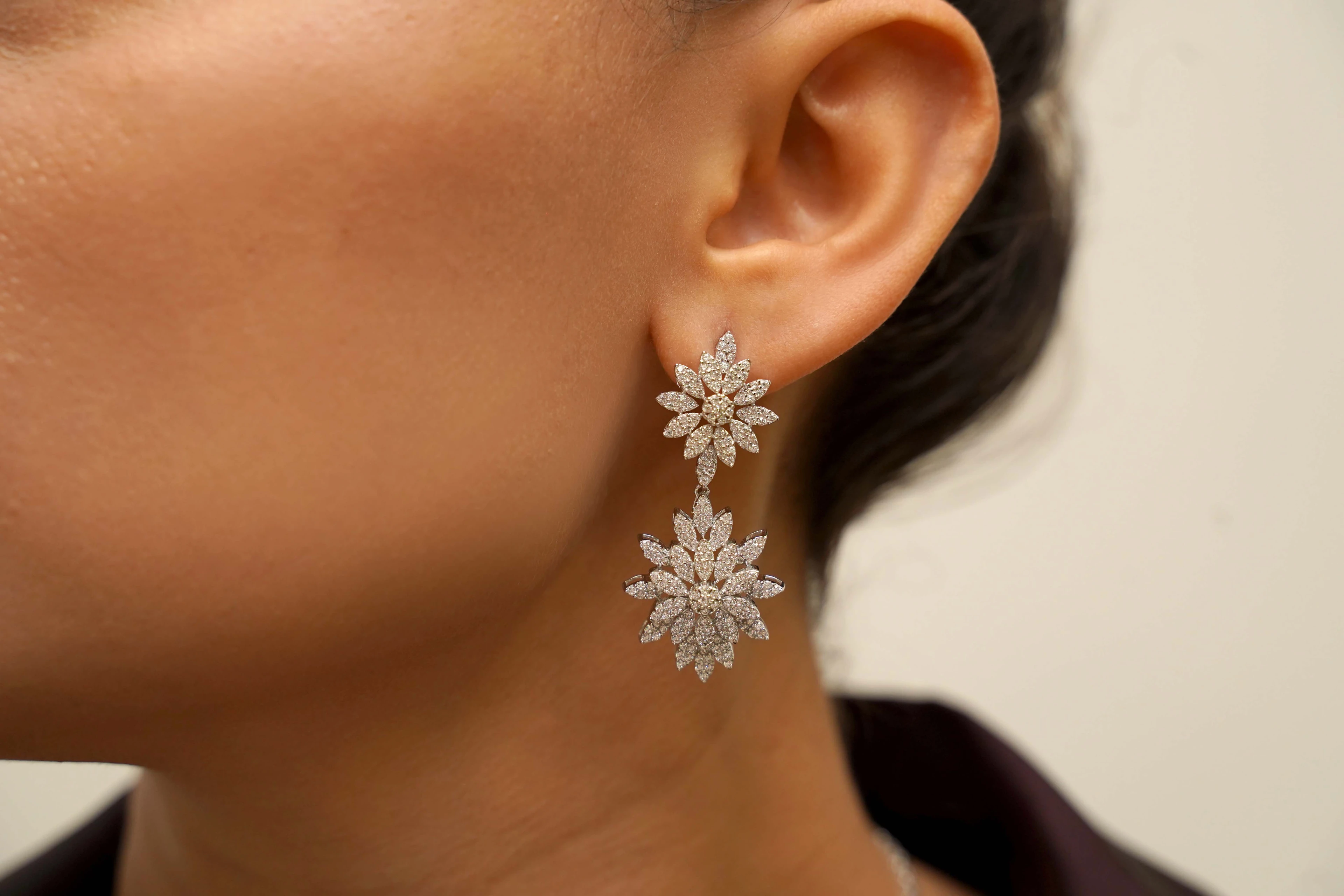 14 Ayar Altın Yaprak Model Küpe