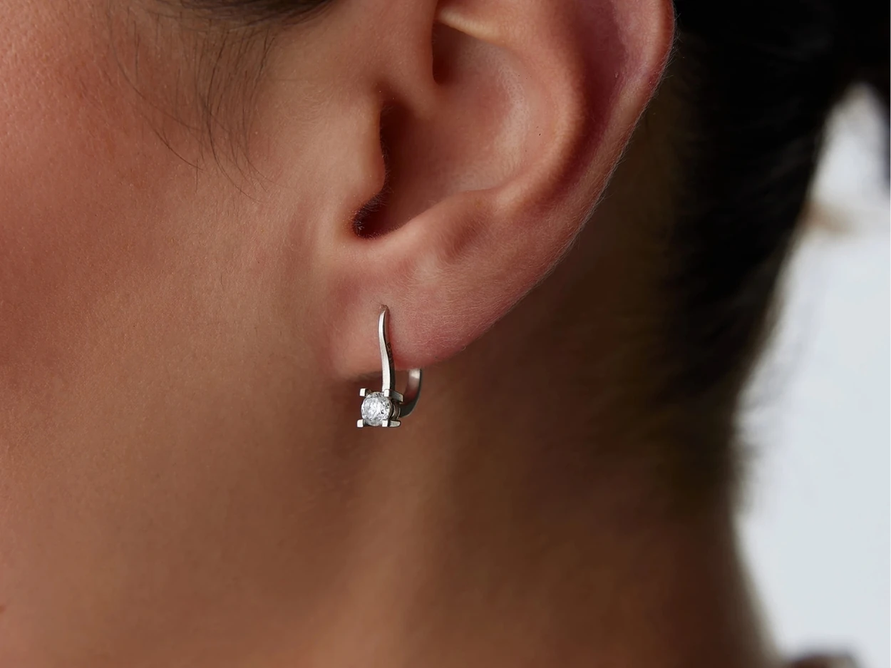 0,62 Karat Tektaş Pırlanta Küpe