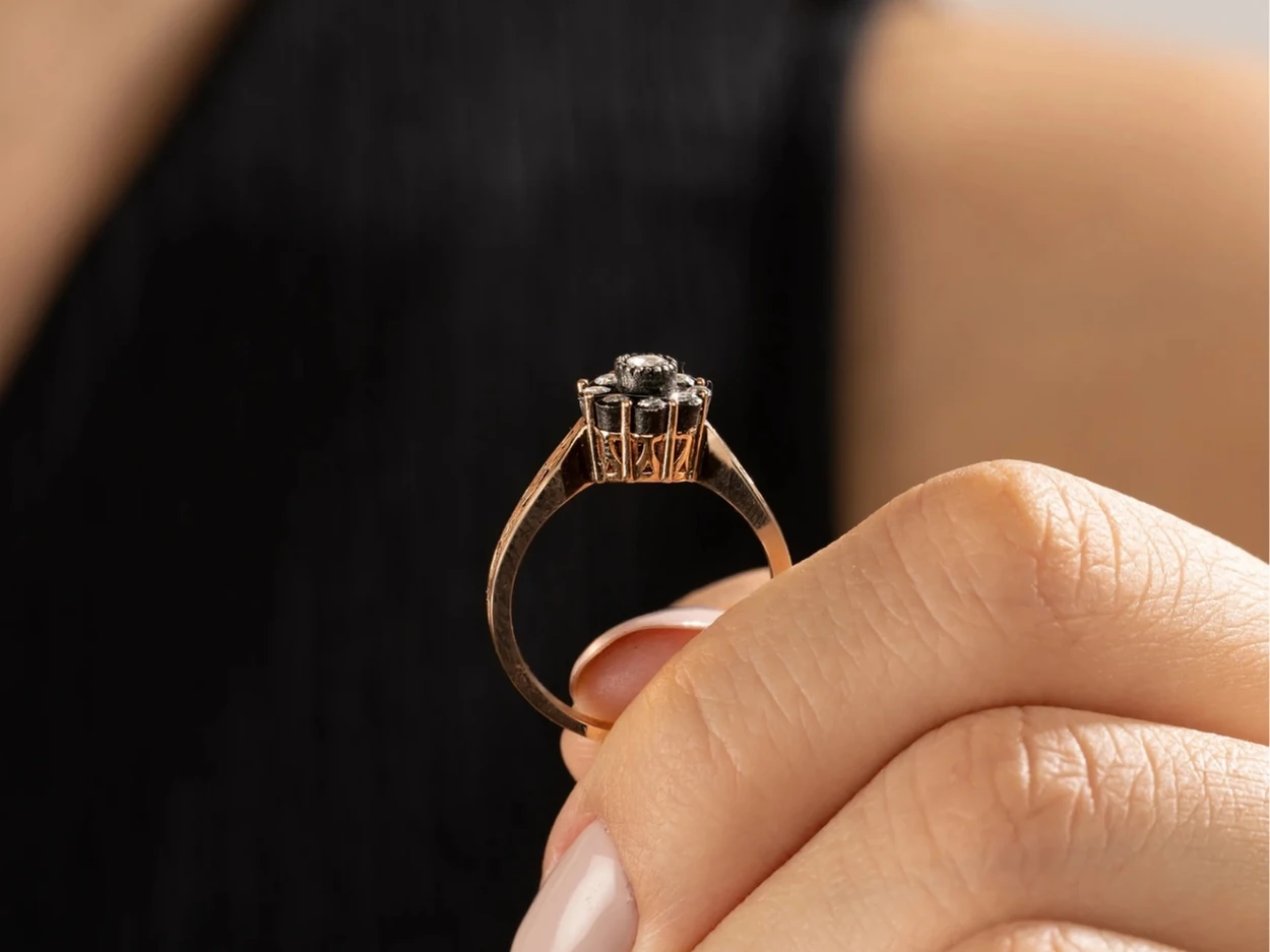 0,17 Karat Altın Elmas Gül Yüzük