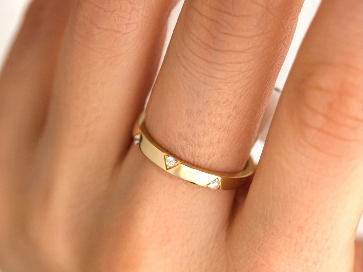 14 Ayar Altın Taşlı Düz Yüzük