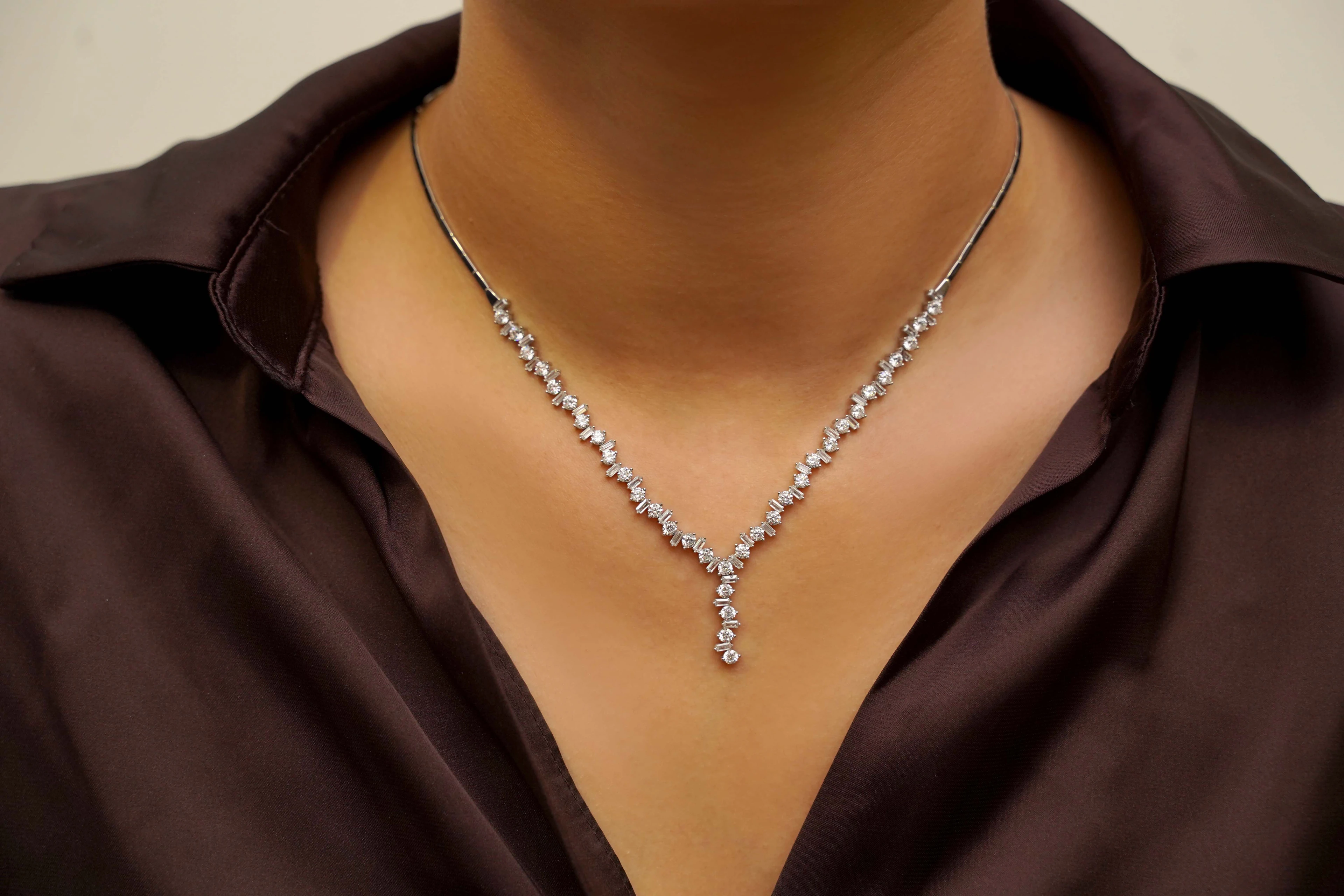 14 Ayar Altın Sıra Taşlı Gerdanlık