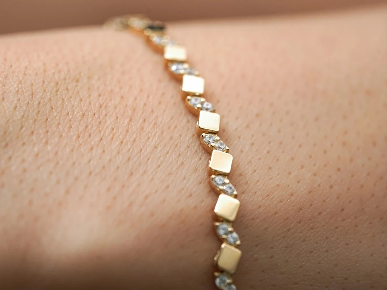 14 Ayar Altın Taşlı Bileklik