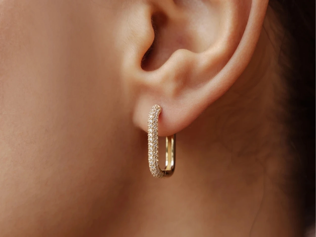 14 Ayar Altın Taşlı Ataç Küpe