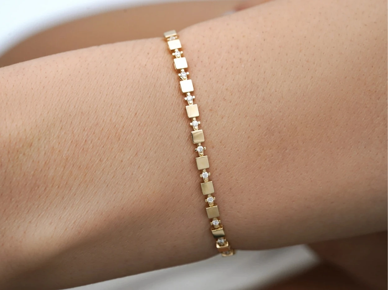 14 Ayar Altın Taşlı Kare Füzyon Bileklik