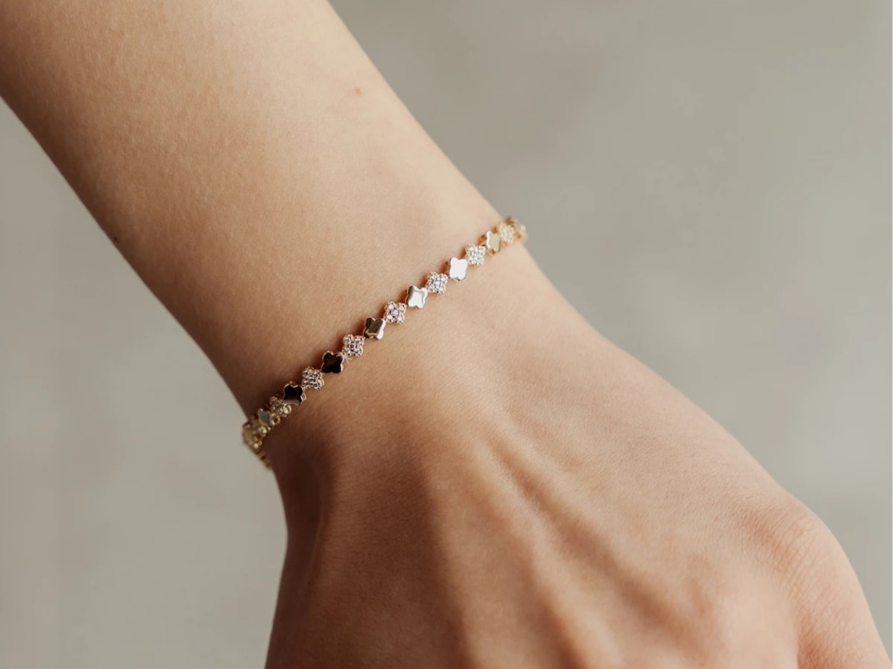 14 Ayar Altın Minimal Taşlı Yonca Bileklik