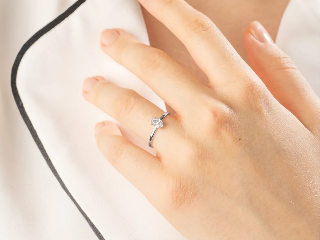 14 Ayar Altın Oval Tektaş Yüzük