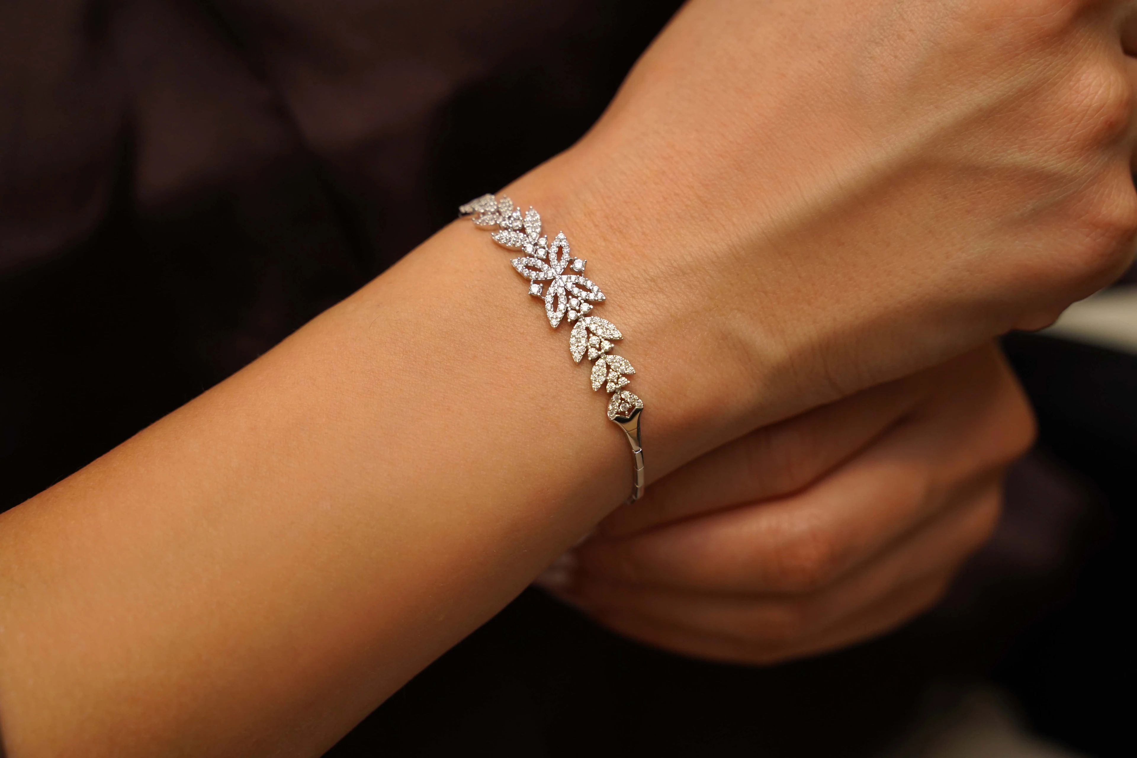 14 Ayar Altın Yaprak Model Bileklik