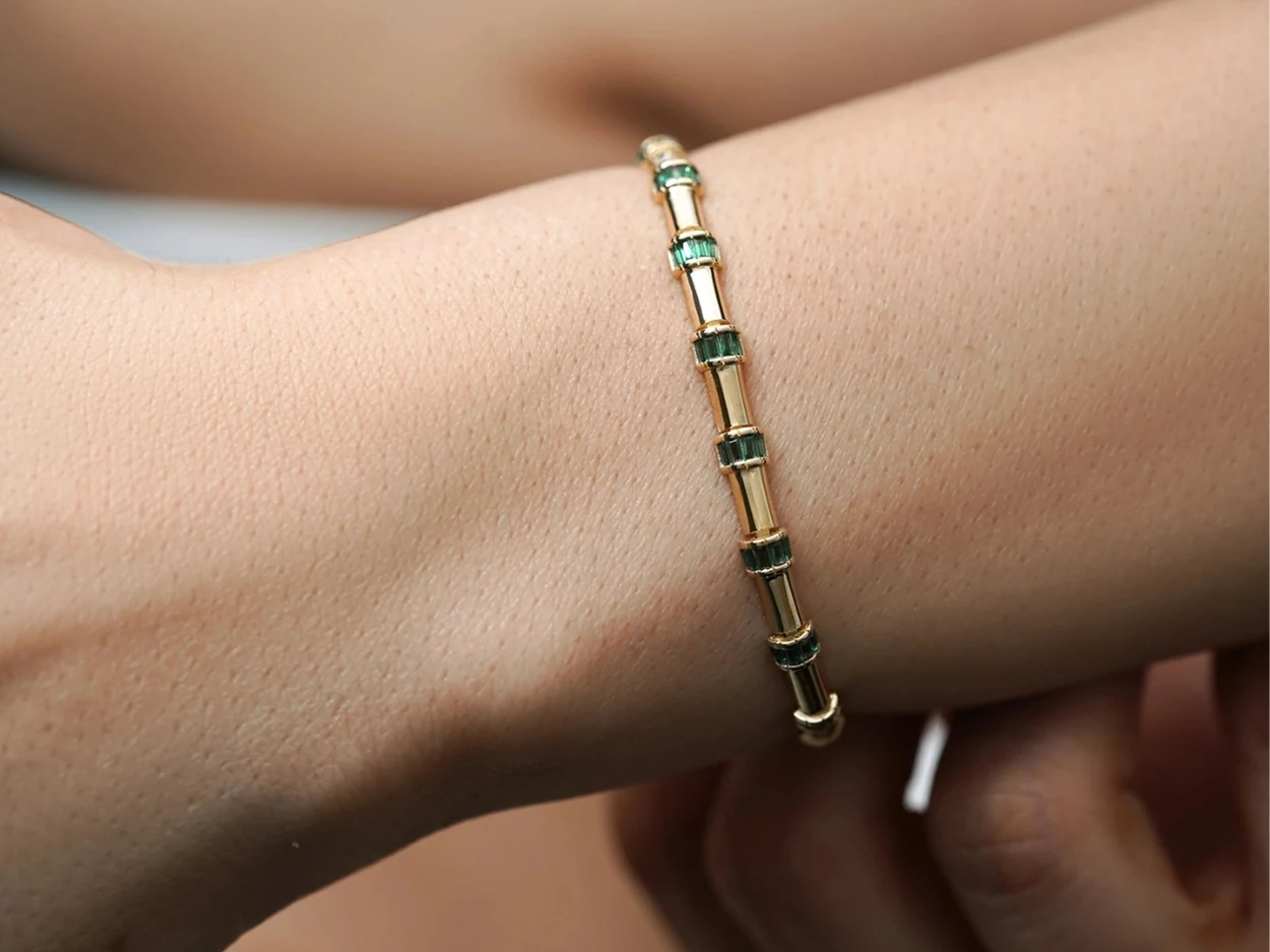 14 Ayar Altın Yeşil Ara Taşlı Bileklik