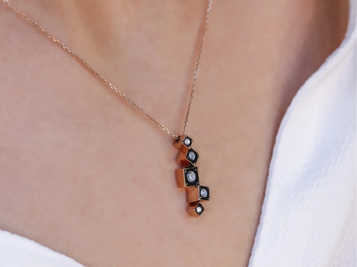 0,17 Karat Elmas Altın Kolye