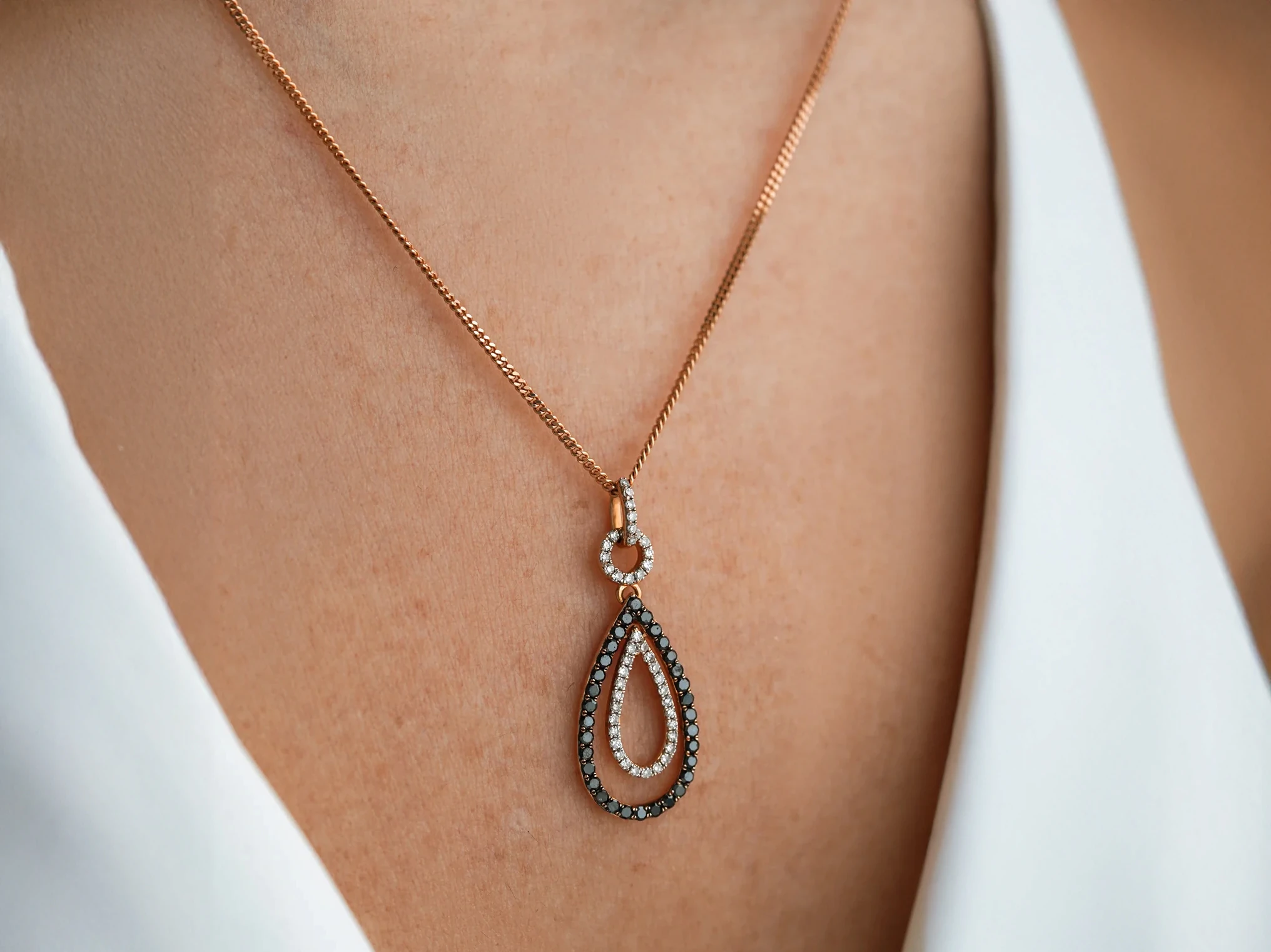 ALEXANDRA - 0.37 Karat Pırlanta Damla Kolye