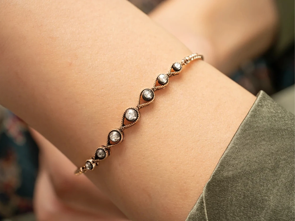 0,18 Karat Altın Elmas Bileklik