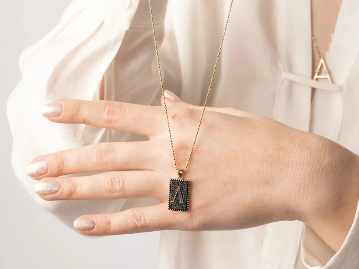 14 Ayar Altın Erkek / Kadın A Harf Kolye