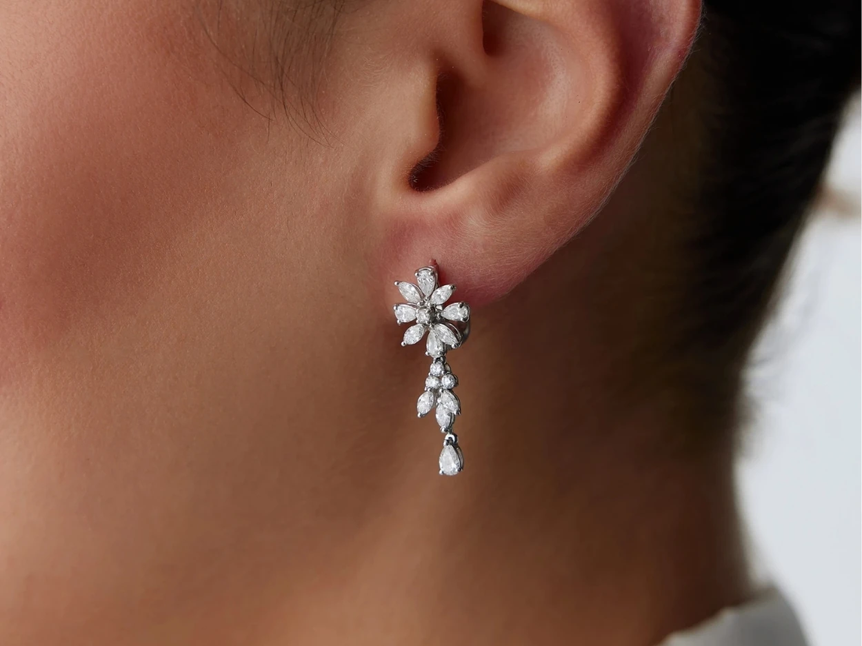 2,21 Karat Tasarım Pırlanta Küpe